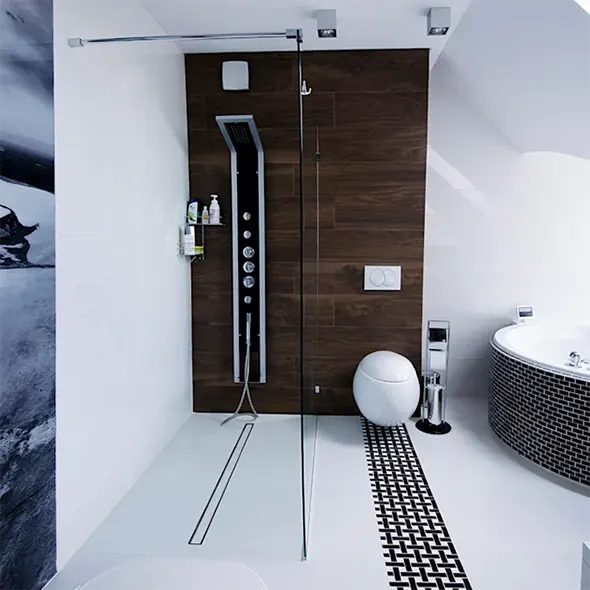 Современная ванная с обоями